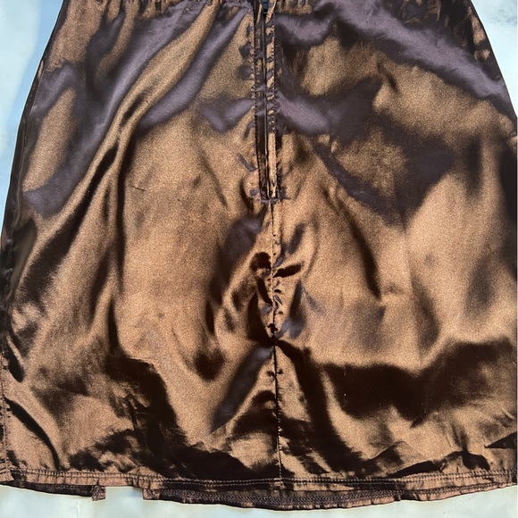 Satin two piece outfit - Picture 6 of 10